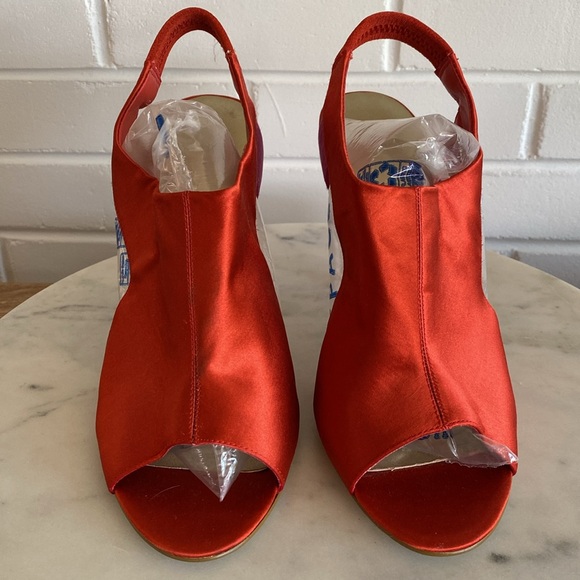 NEW NINE WEST Slingback Peep Toe Satin Heeled Sandals Size 7 1/2 M ❤️ - Picture 3 of 17